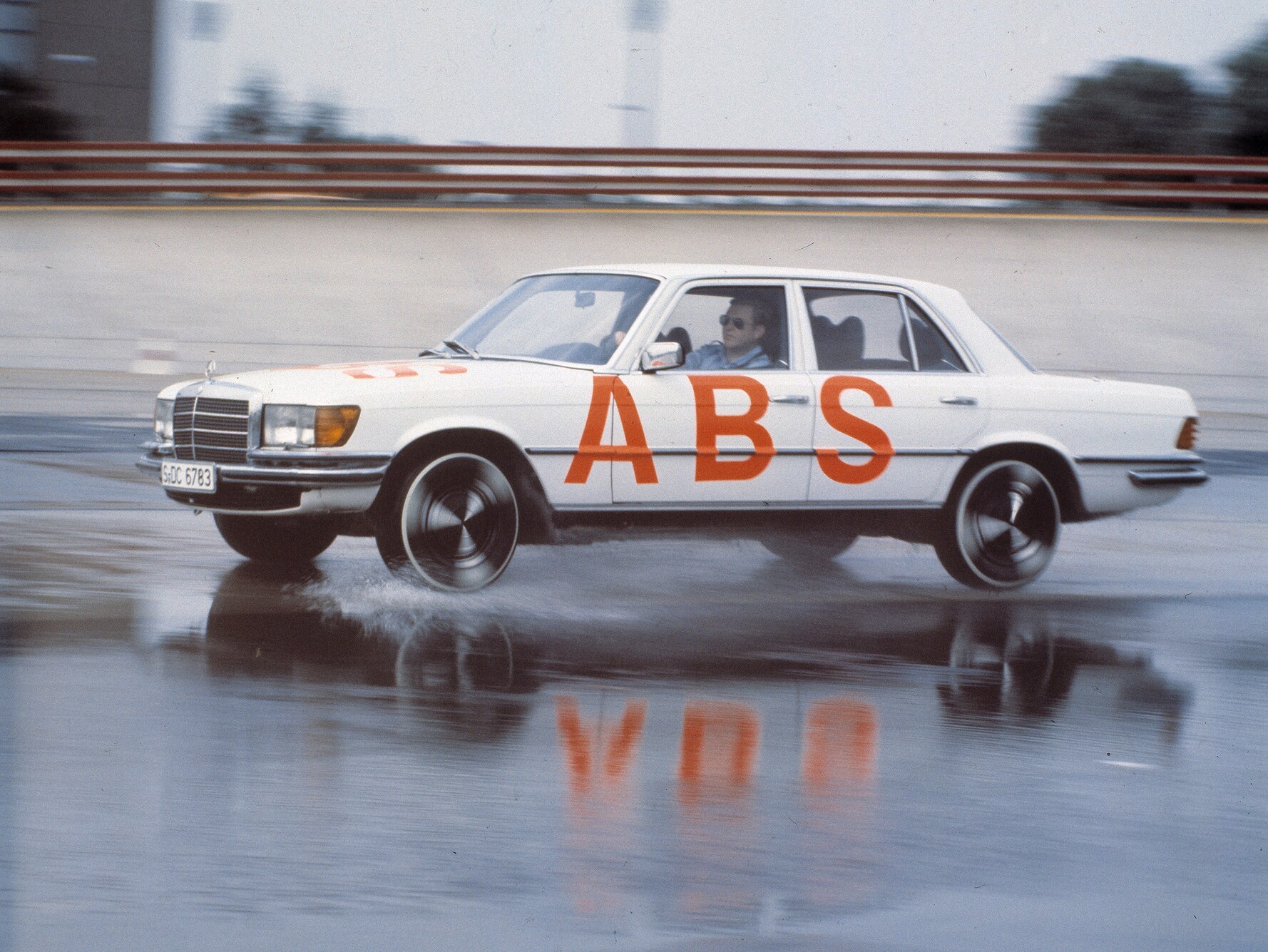 ABS tests at the Stuttgart-Untertürkheim plant track