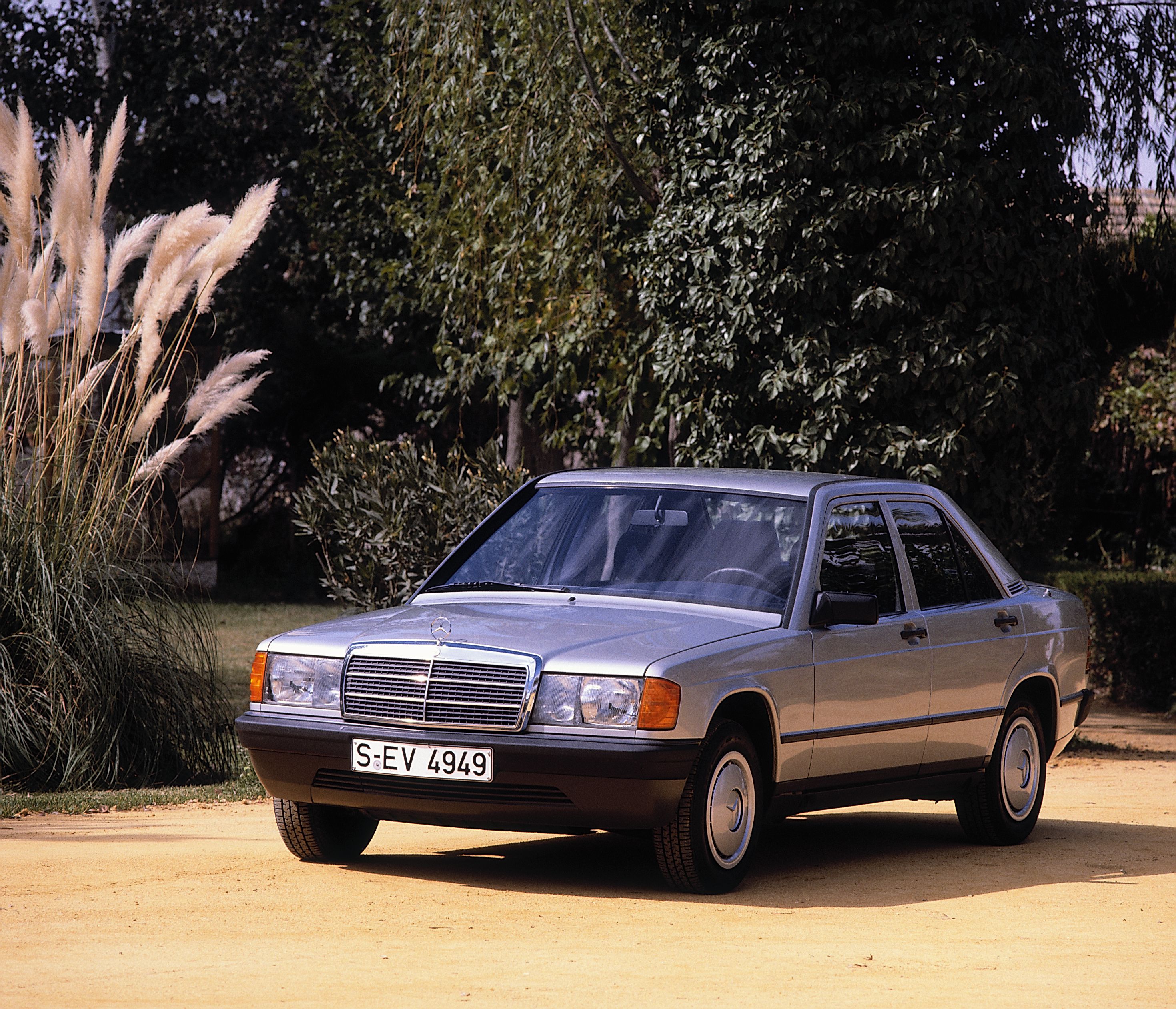 歴史とブランド | メルセデス・ベンツ