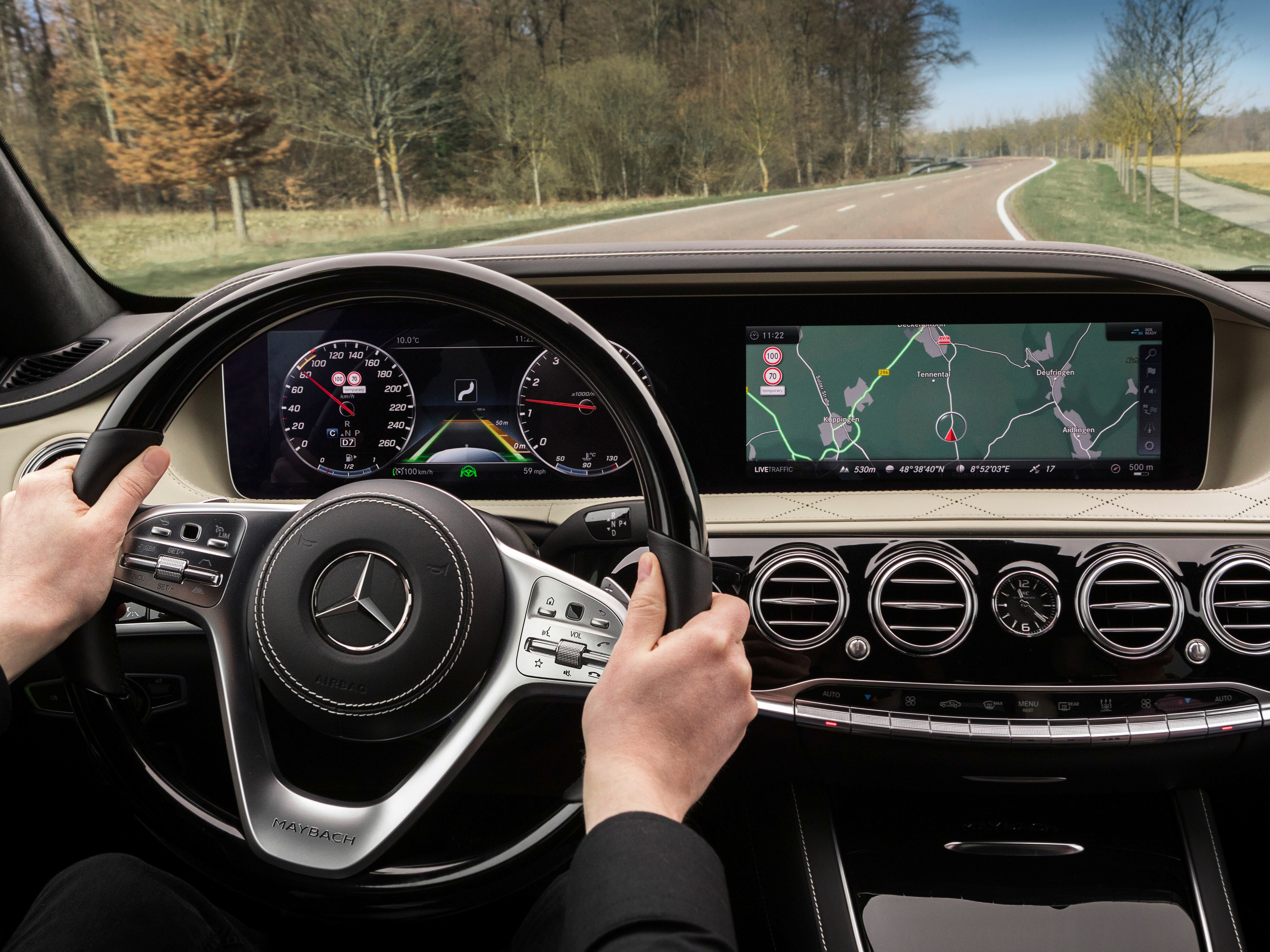 Mercedes-Benz Intelligent Drive in the S-Class from the driver's perspective