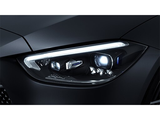 C-Class Sedan DIGITALライト（ウルトラハイビーム付）