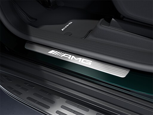 Mercedes-AMG GLC AMGイルミネーテッドステップカバー
