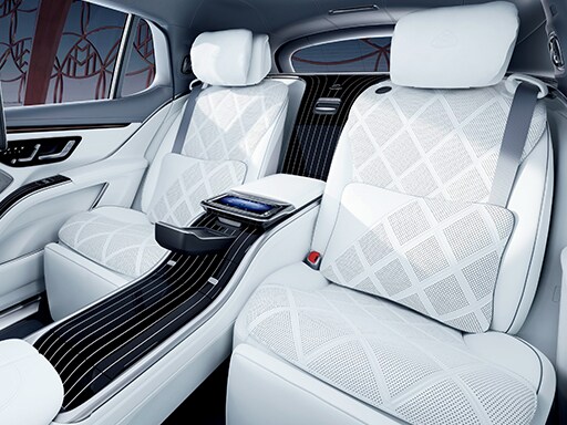 Mercedes-Maybach EQS SUV マルチコントロールシート機能［後席左右］