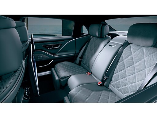 Mercedes-Maybach S-Class MBUXリアエンターテインメントシステム