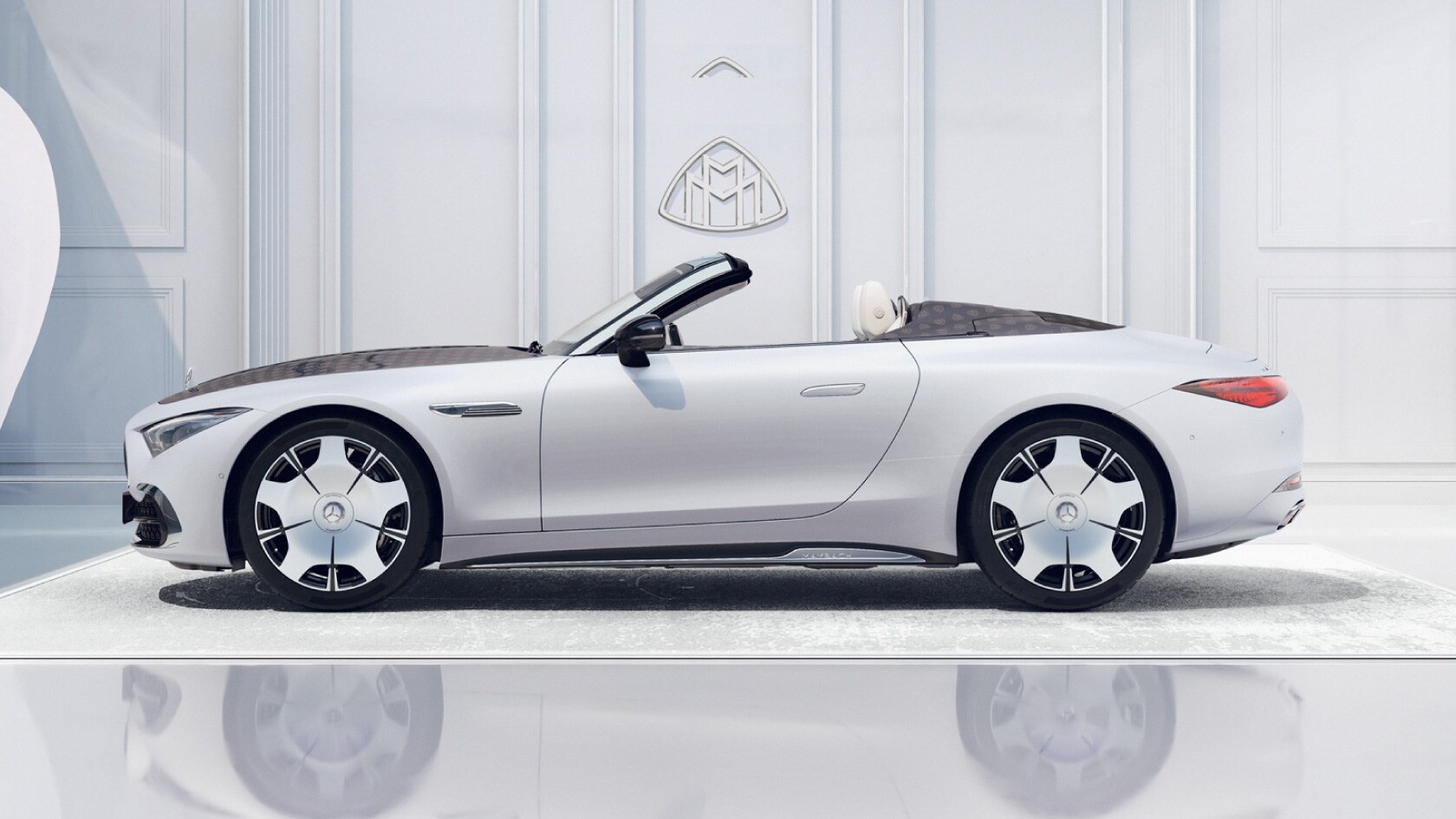 マイバッハ　SLR　SLS　ÀMG 等の全部のカタログ The new Mercedes-Maybach SL