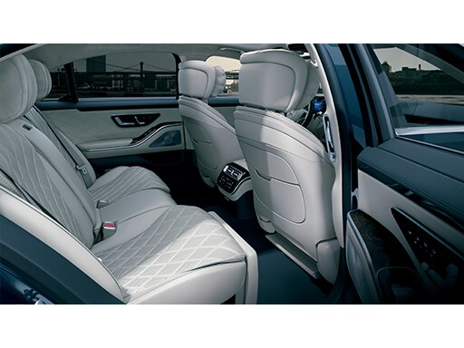 S-Class Sedan フットレスト付エグゼクティブシート［助手席側後席］