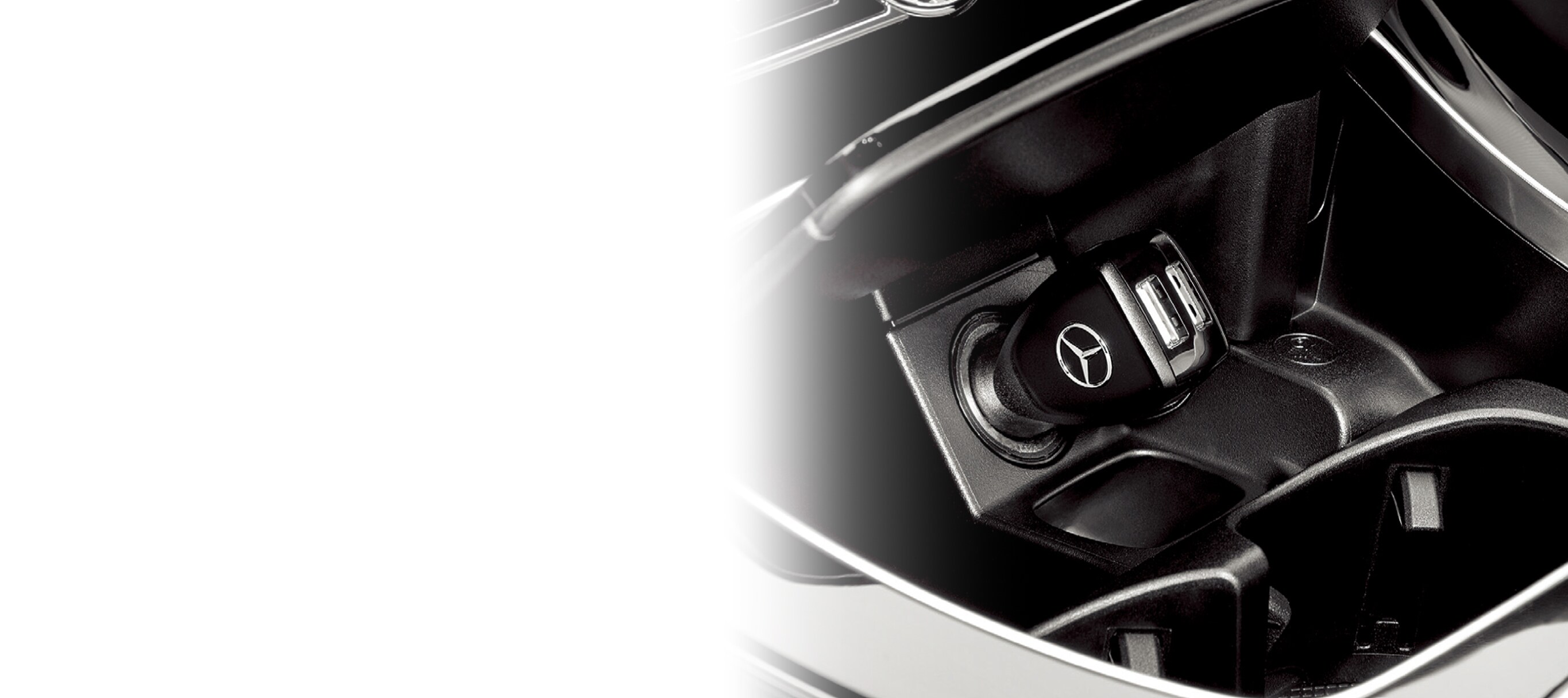 メルメルページ USBパワーチャージャー｜Mercedes-Benz Accessories