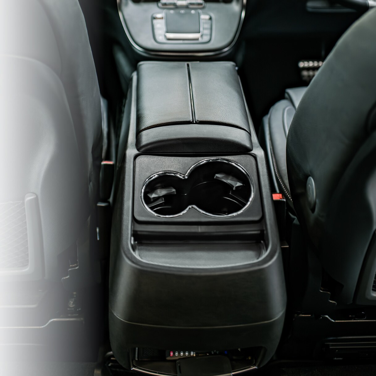 V-Class センターコンソール｜Mercedes-Benz Accessories