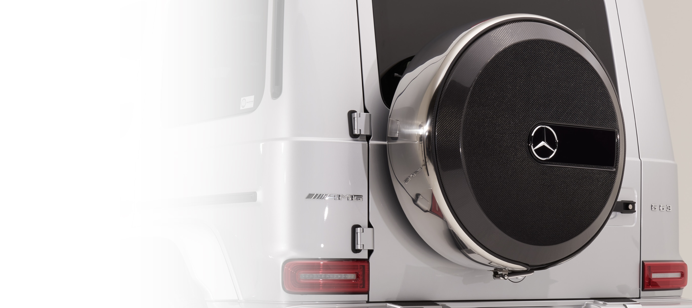 カーボン製 スペアタイヤカバー｜Mercedes-Benz Accessories