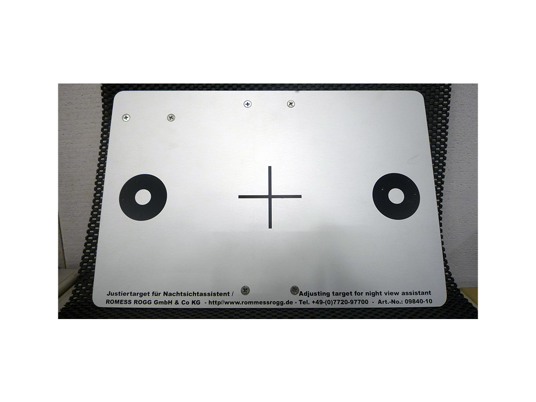 カメラを校正するための照準器プレート