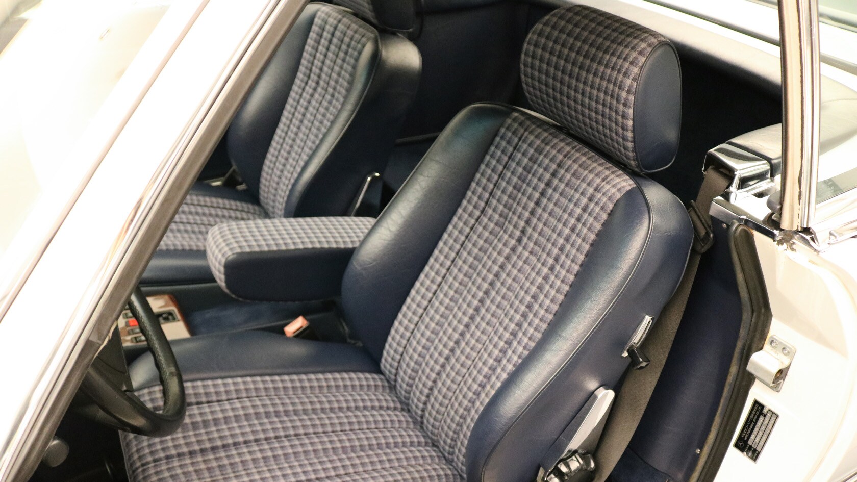 ベンツ-107-560SL-純正ステアリングホイル及び純正メーターセツト