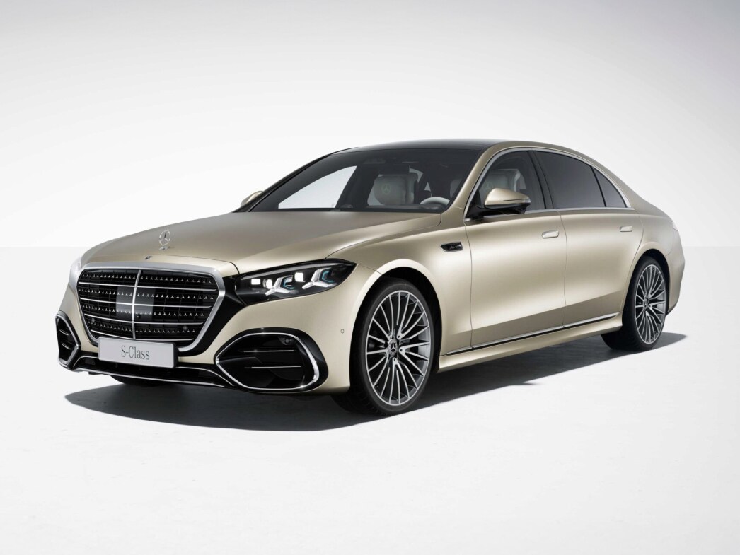 CLA180」＝東京都…：メルセデス・ベンツ「CLA with EQ