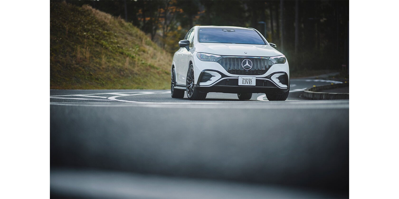 サステナビリティを追求する場所と、EQE SUVが出合う｜Mercedes-Benz