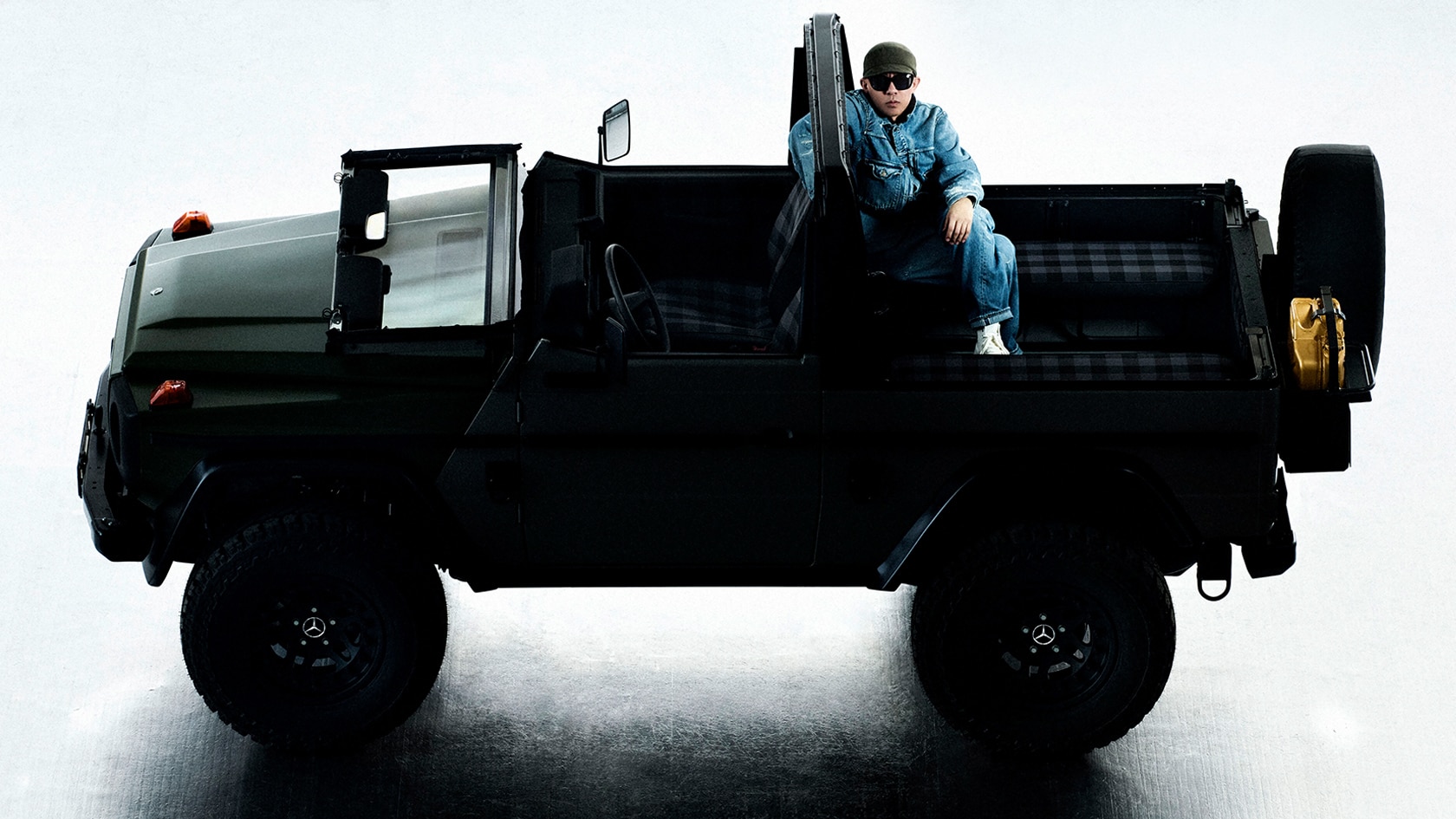 （値下げ中） MONCLER X メルセデスベンツ BY NIGO NIGO x Mercedes-Benz x Moncler Genius Collection (ニゴー