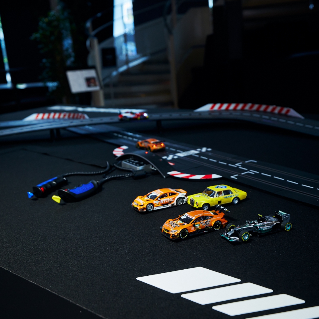 AMGスロットカー AMGスロットカー