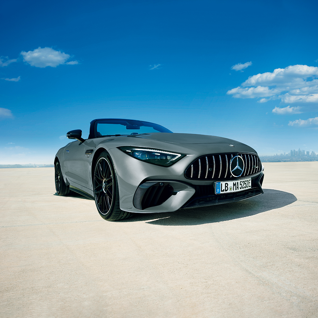 映画『F1®/エフワン』で、その存在感を放つMercedes-AMG。 映画『F1®/エフワン』で、その存在感を放つMercedes-AMG。