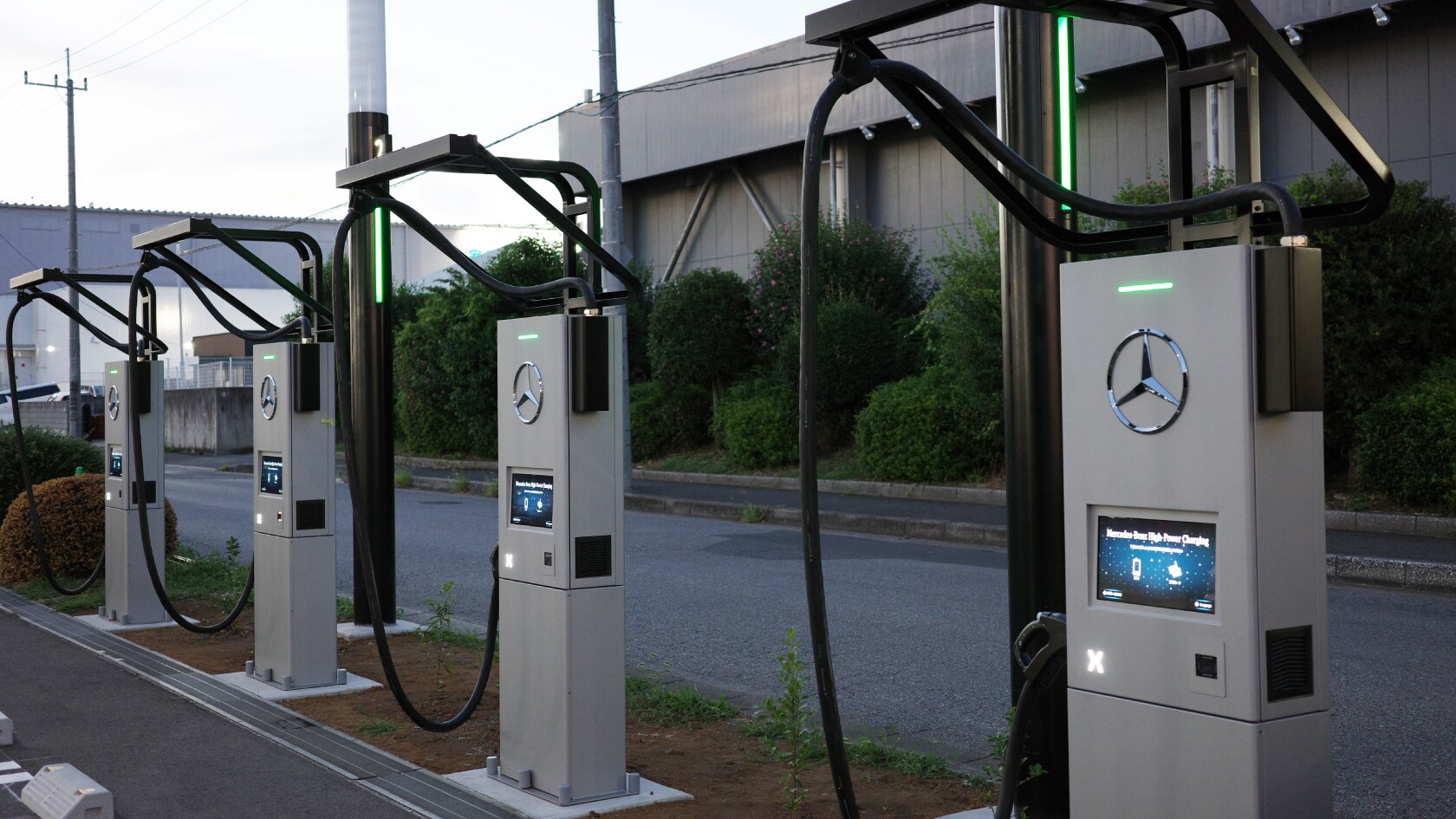 Mercedes-Benz High-Power Charging - メルセデスの充電ネットワーク