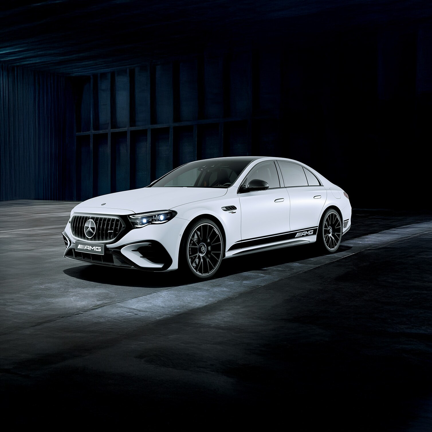 Mercedes-AMG E 53 HYBRID 4MATIC+ Edition 1（PHEV）